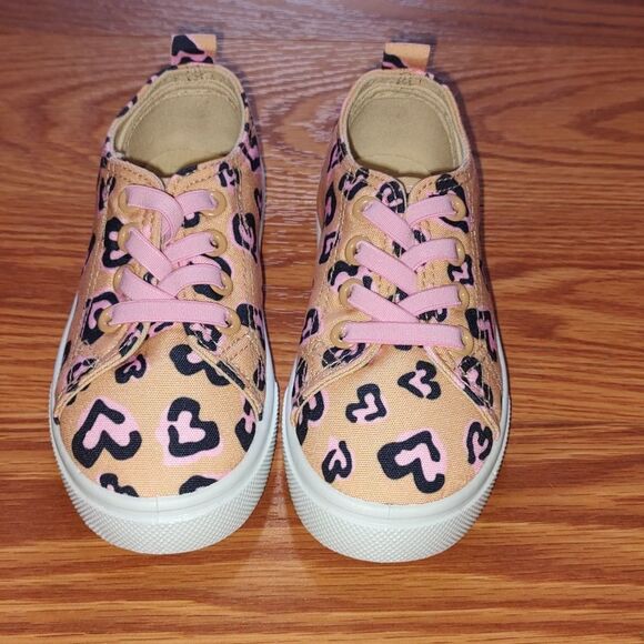 Fabkids slipon tan pink heart shoes Sz.9 NWOT - Picture 2 of 8